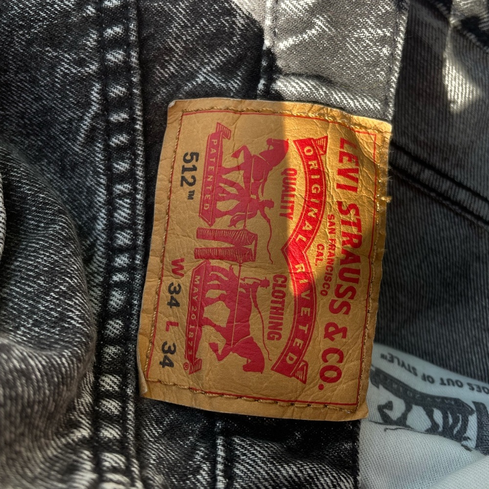 LEVI black jeans